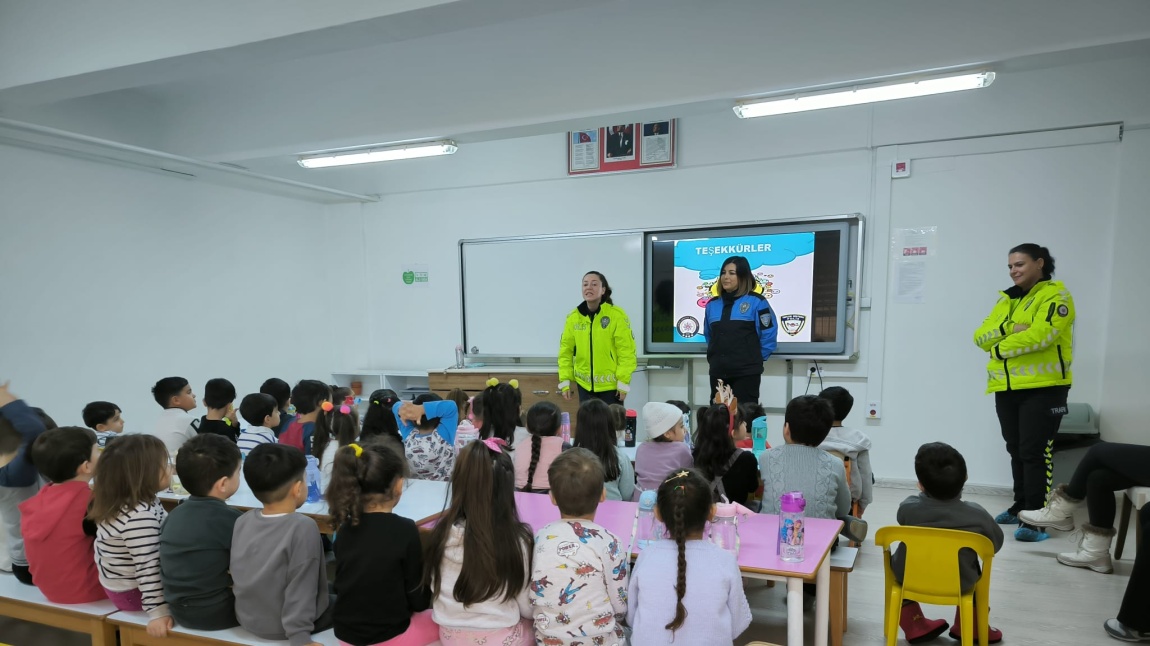 Öğrencilerimize Trafik ve Toplum Destekli Polis Bilgilendirme Eğitimi